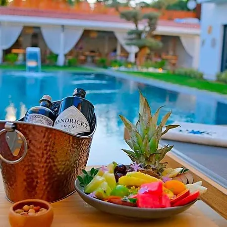 Zaena Alacati Hotel *